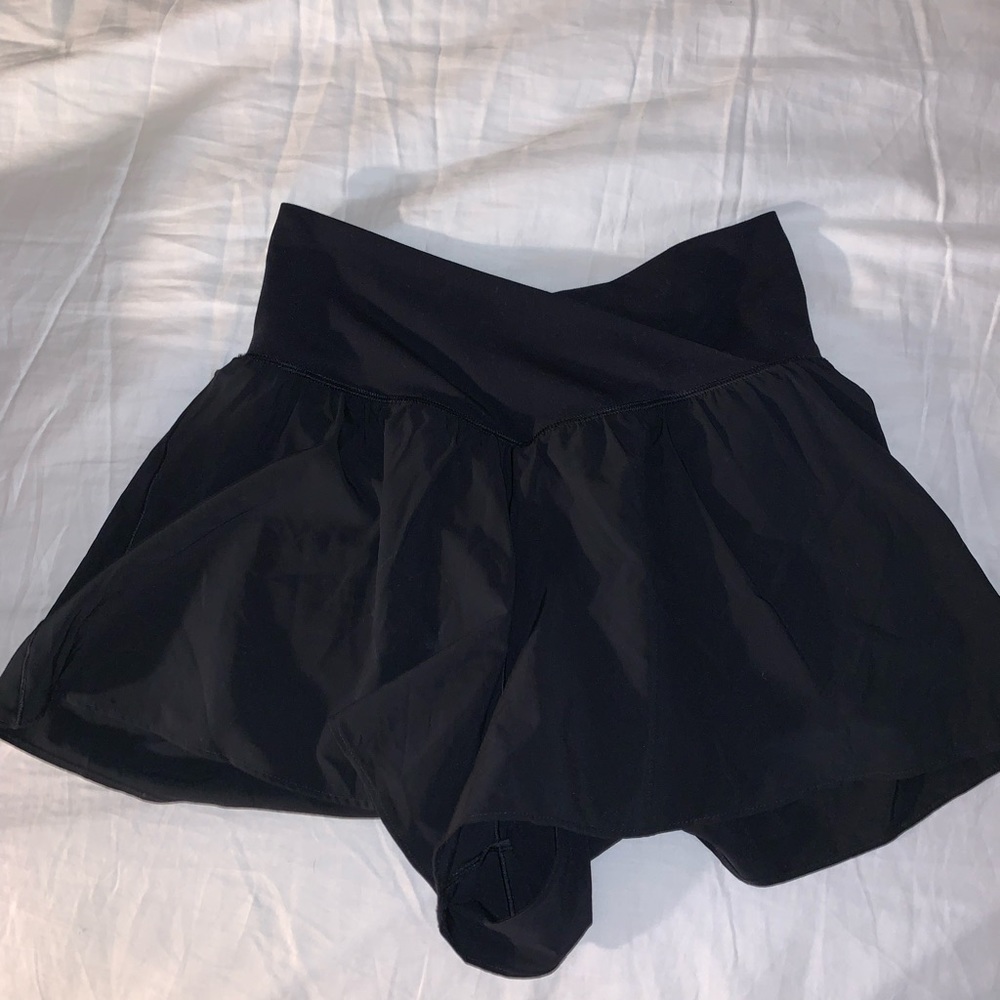 COPY - Aerie black crossover flowy shorts size M